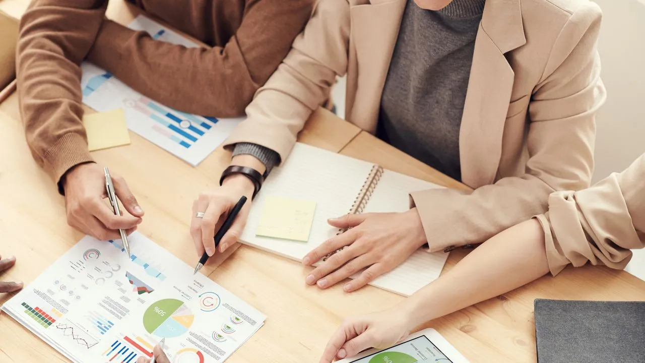 A manager mapping out the digital marketing process step by step