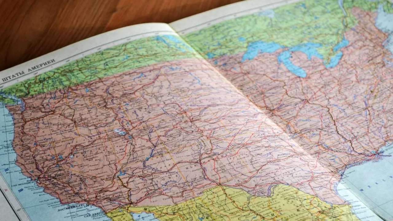 A US degree holder exploring working in the UK